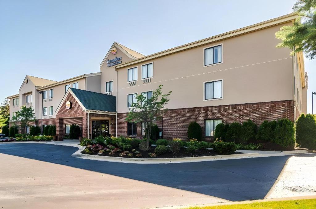 Comfort Inn & Suites University South Illetas Exterior foto